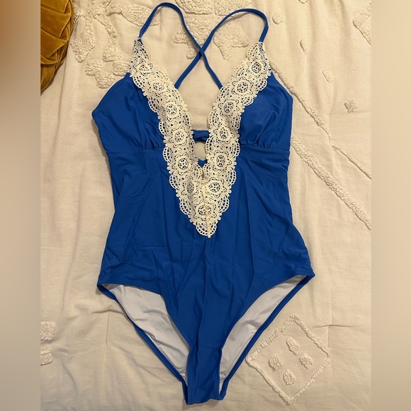 CUPSHE Swimsuit One Piece Boho Plunge-Neck Lace - Picture 16 of 16
